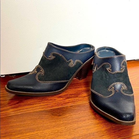 Shoes - Vintage Navy Western-Style Women's Mules